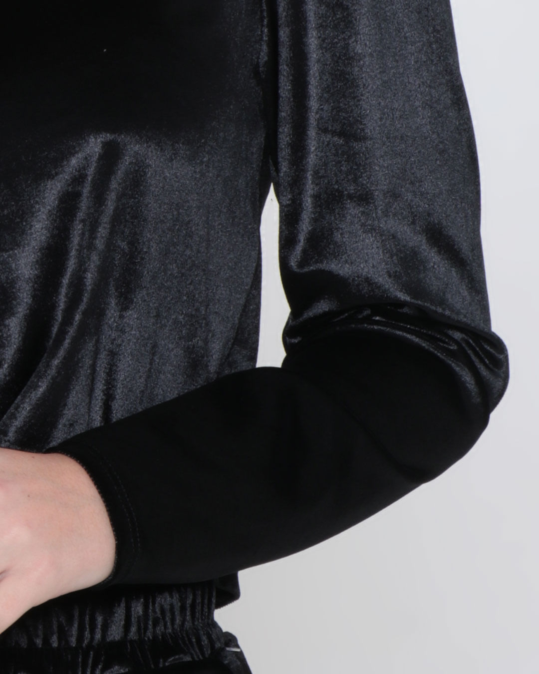 Blusa-Ml-Cropped-Det-Veludo-103308---Preto