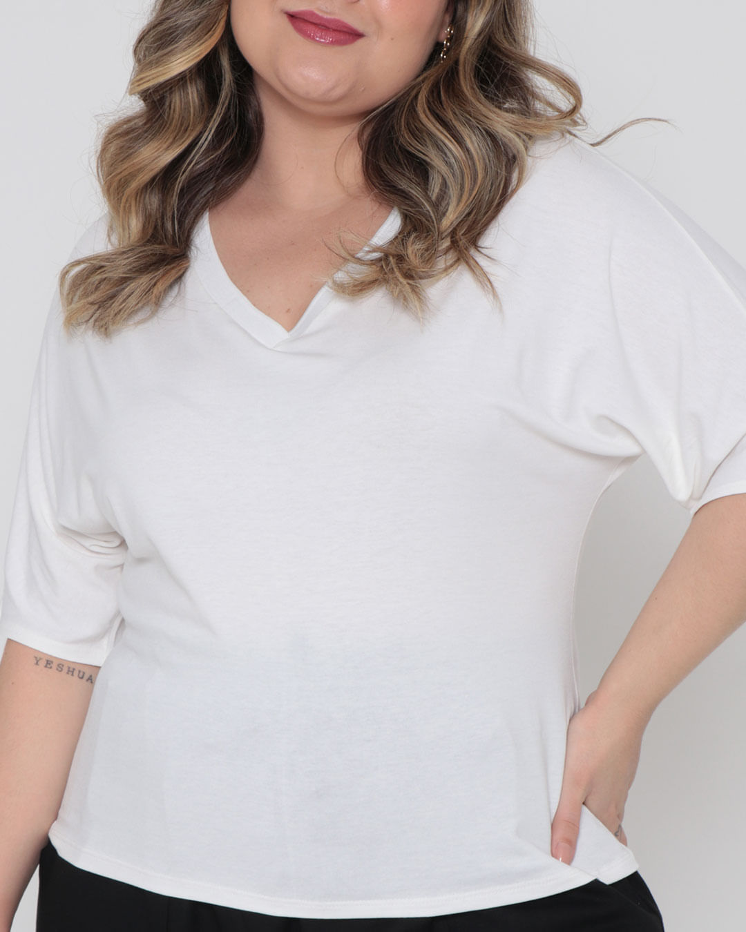 Blusa-Pl522-Gola-V-C-Retilinea---Off-White
