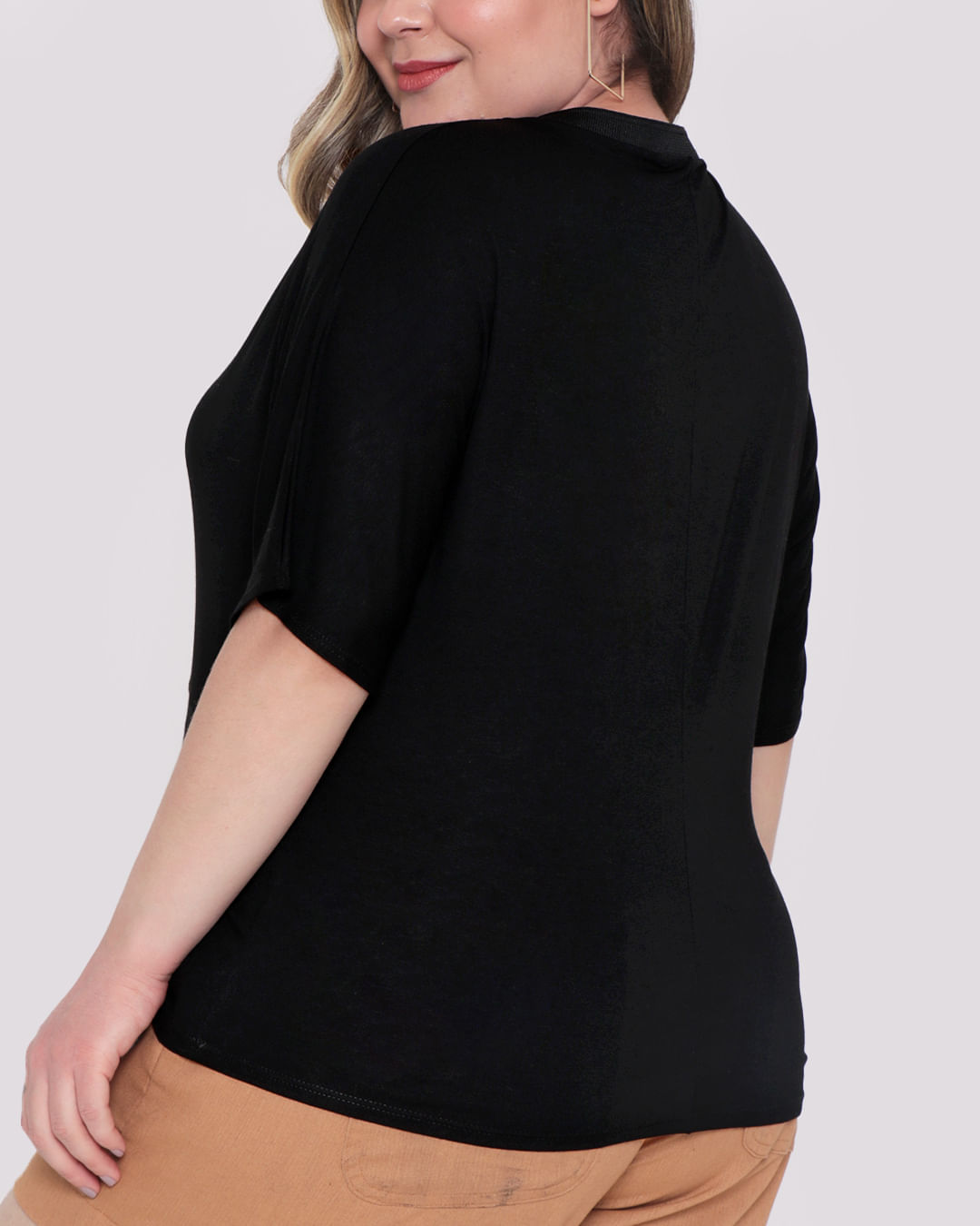 Blusa-Pl522-Gola-V-C-Retilinea---Preto