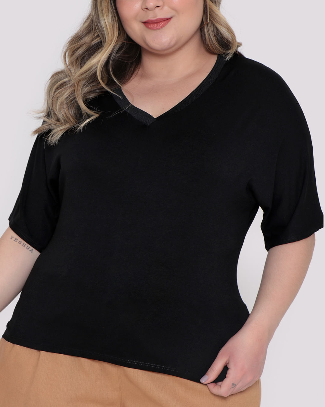 Blusa-Pl522-Gola-V-C-Retilinea---Preto