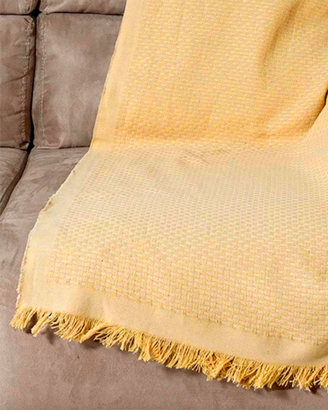 Manta-Para-Sofa-Lisa-Ouro-150x120---Amarelo-Claro