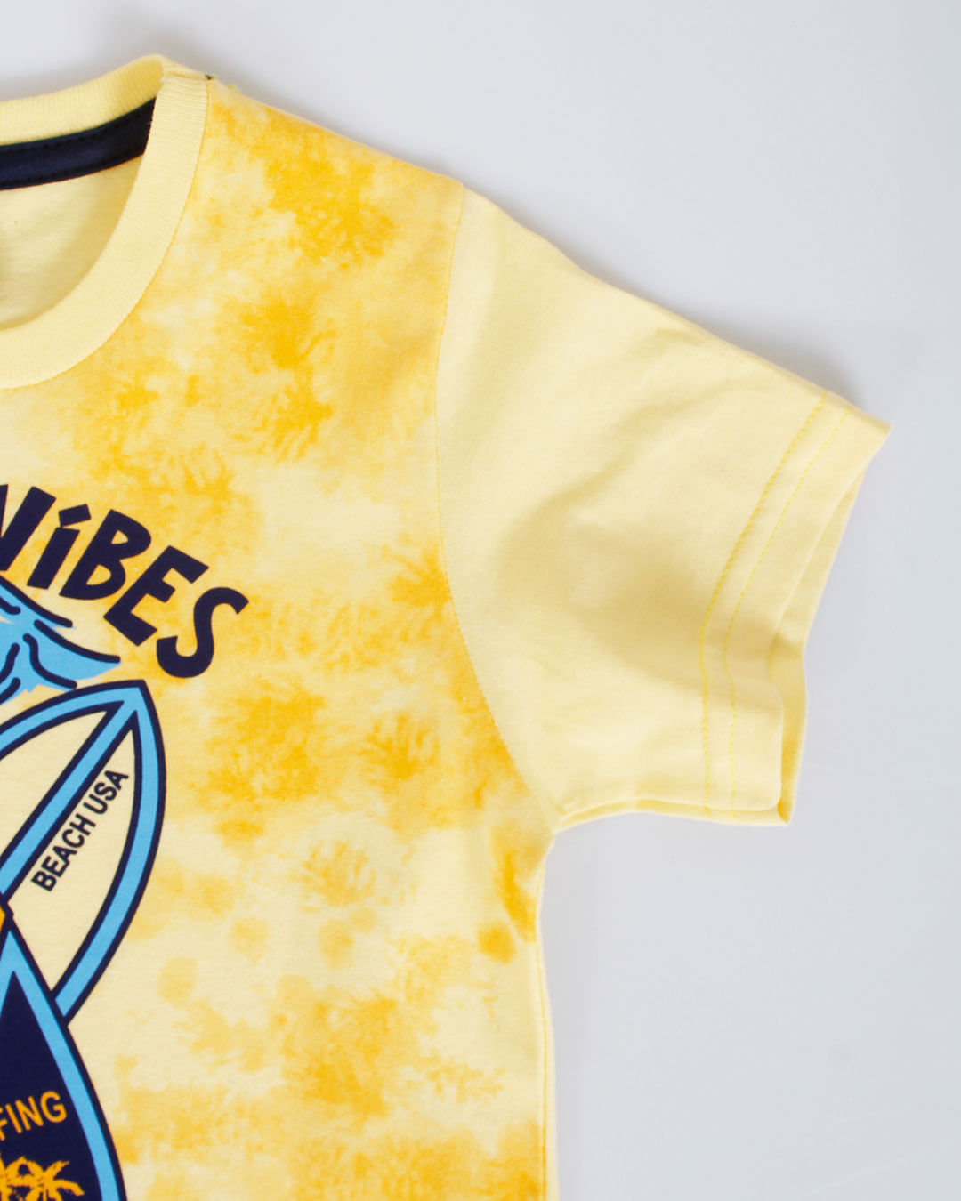 Camiseta-Mc-106-Mesa-Ver22-M13---Amarelo-Claro