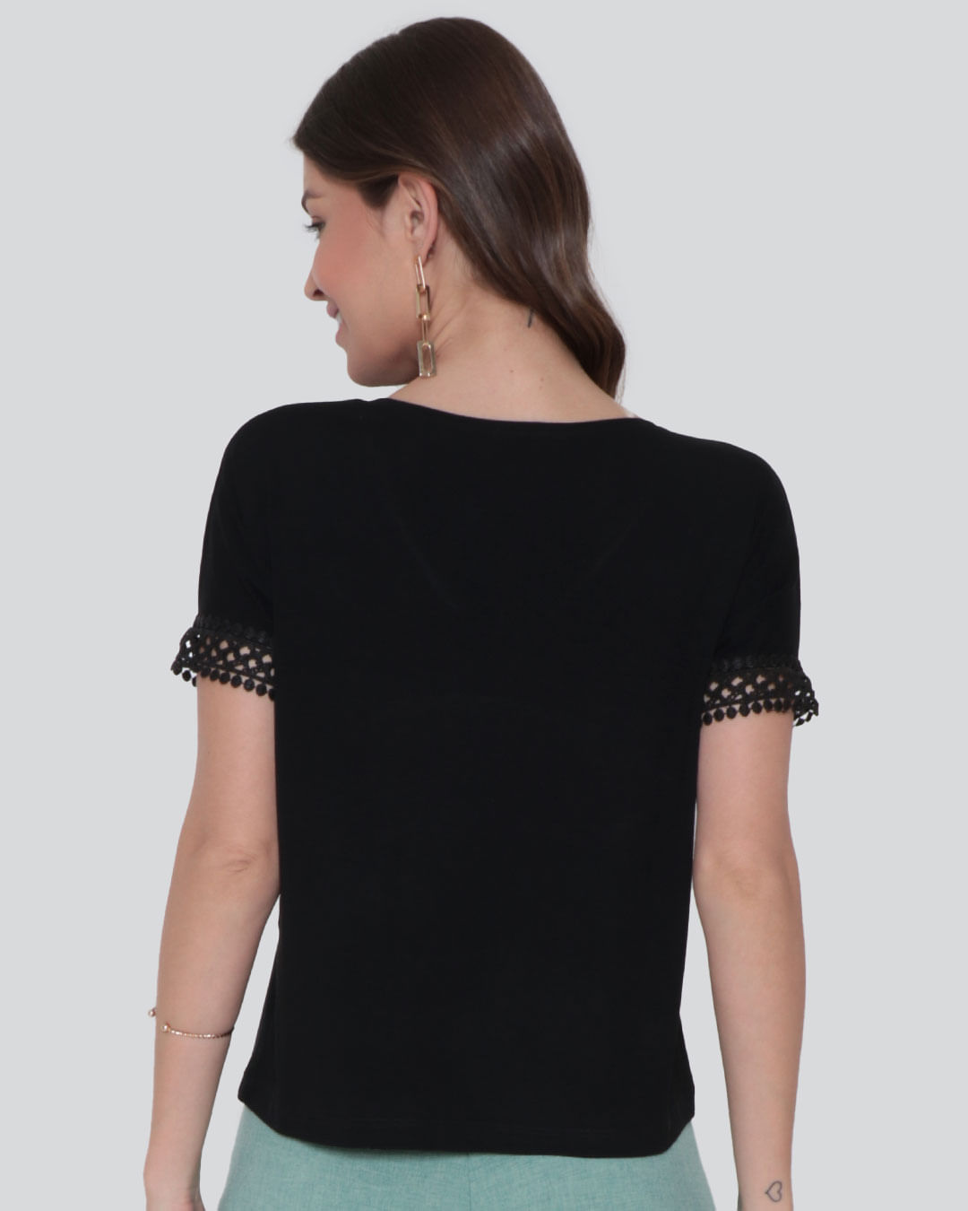 Blusa-Pl60-Decote-V-Detalhe-Manga---Preto