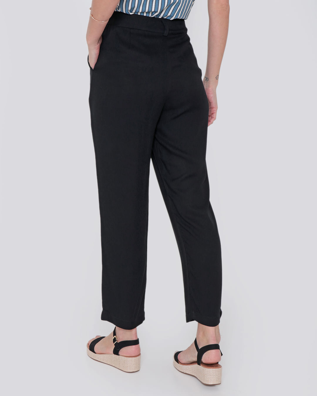 Calca-2024269-C-Pregas---Preto
