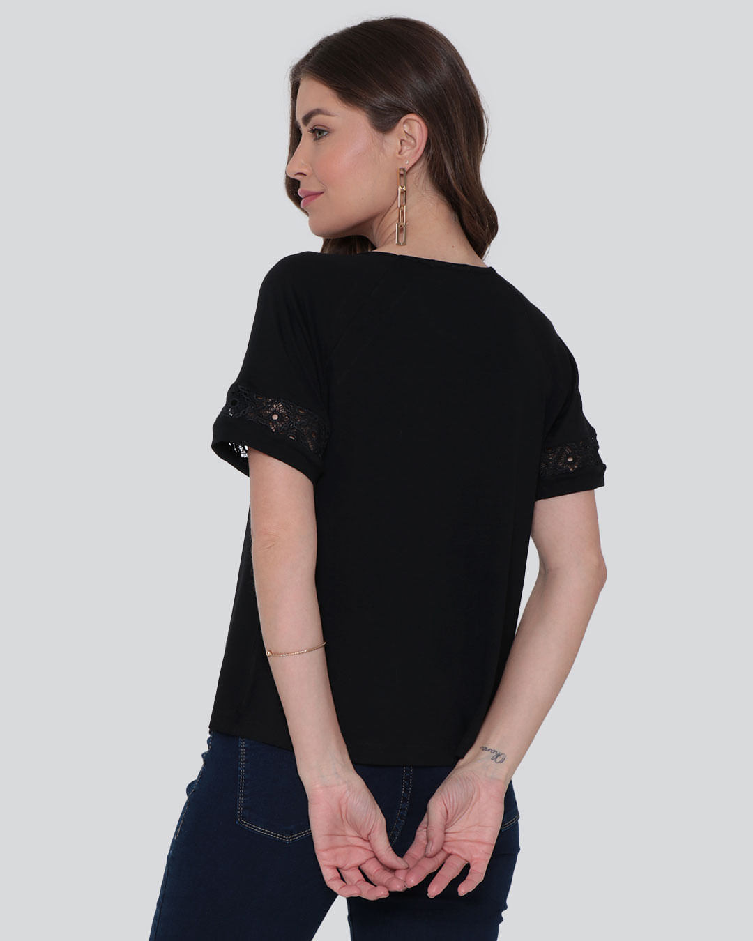 Blusa-Pl62-C-Detalhe-Manga---Preto