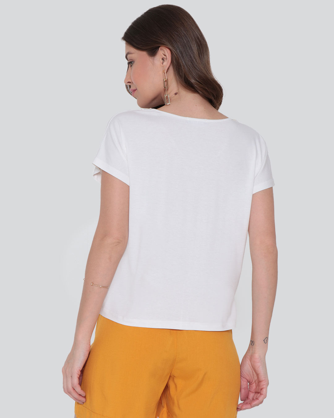 Blusa-Pl58-Com-Detalhe-Decote-E-Frente---Off-White