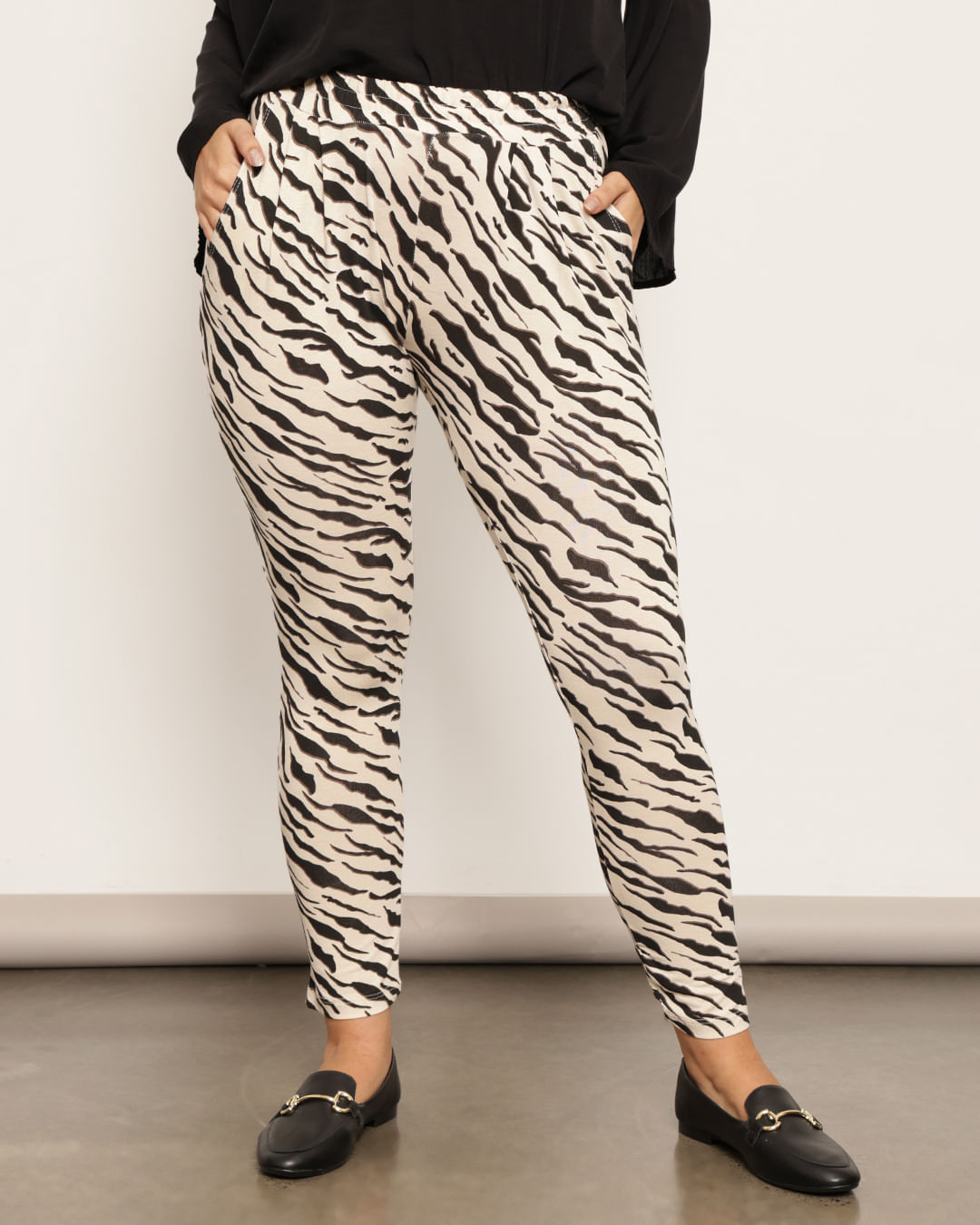 Calca-8028-Estampada-Bicho---Bege-Outros