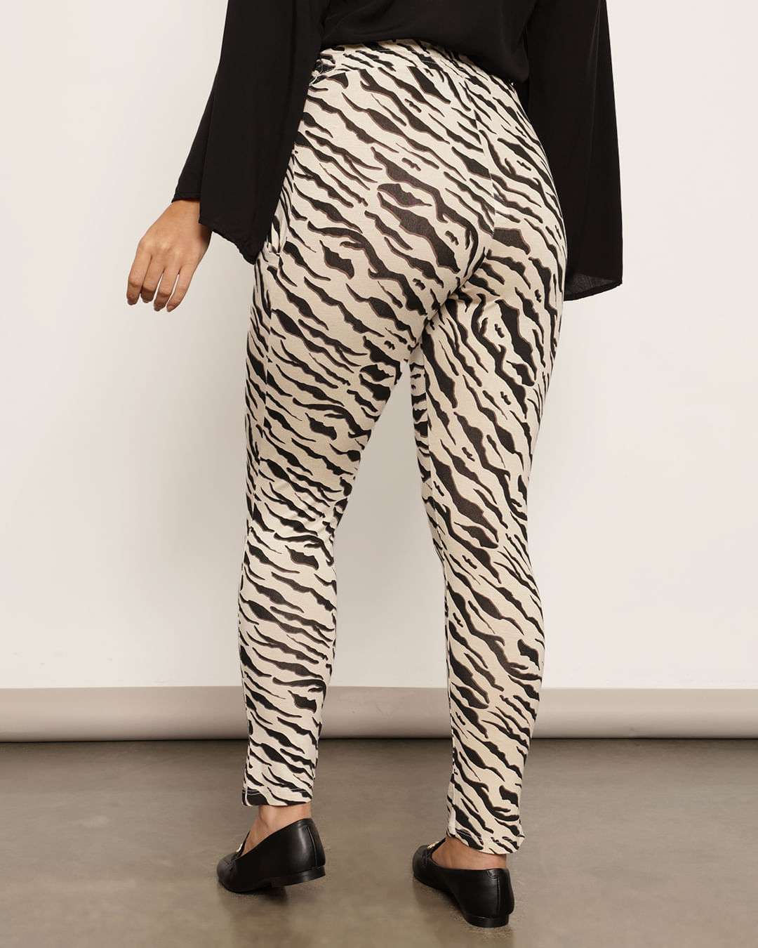 Calca-8028-Estampada-Bicho---Bege-Outros