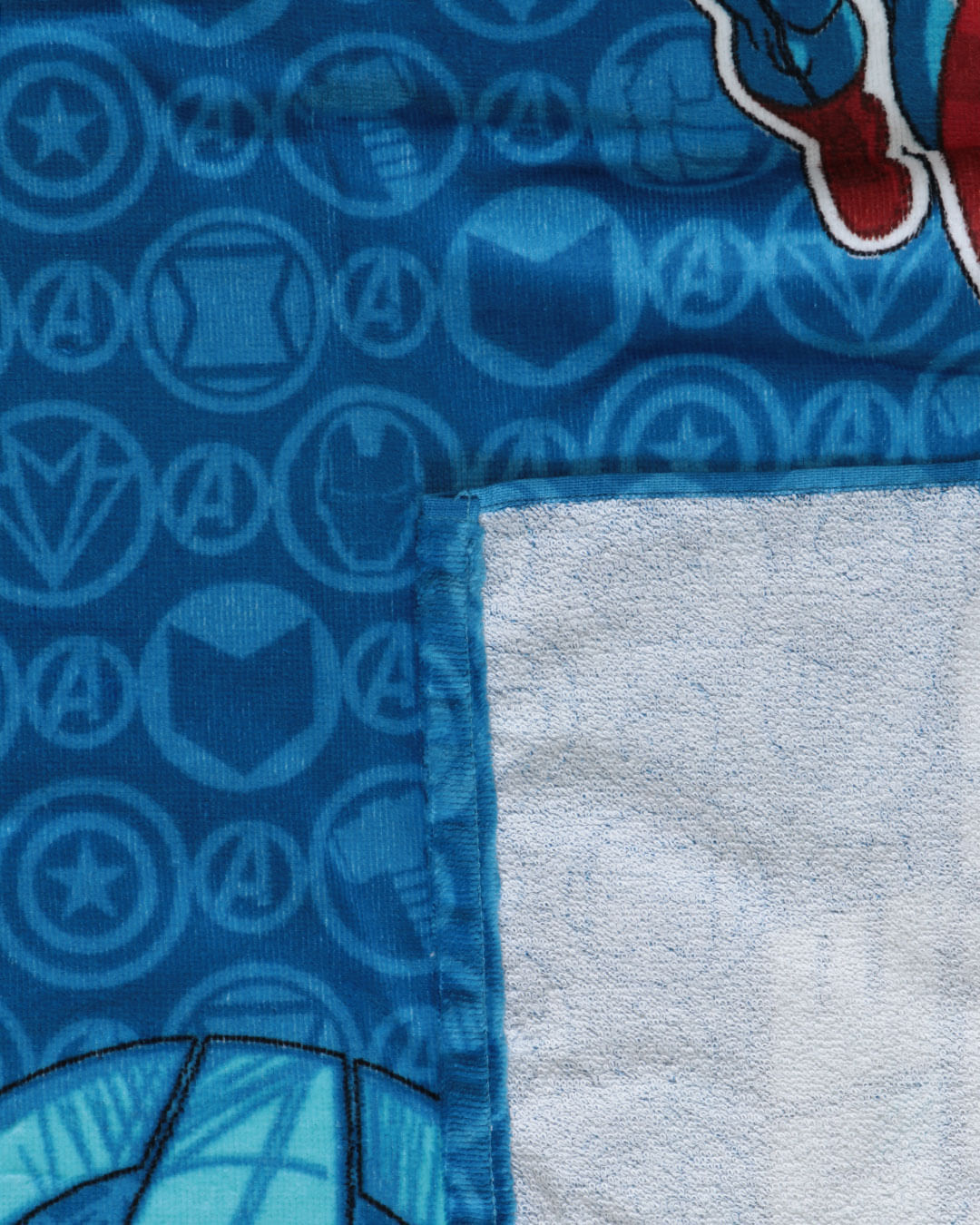 Toalha-Bh-Veludo-70x130-Avengers-2021---Azul-Medio