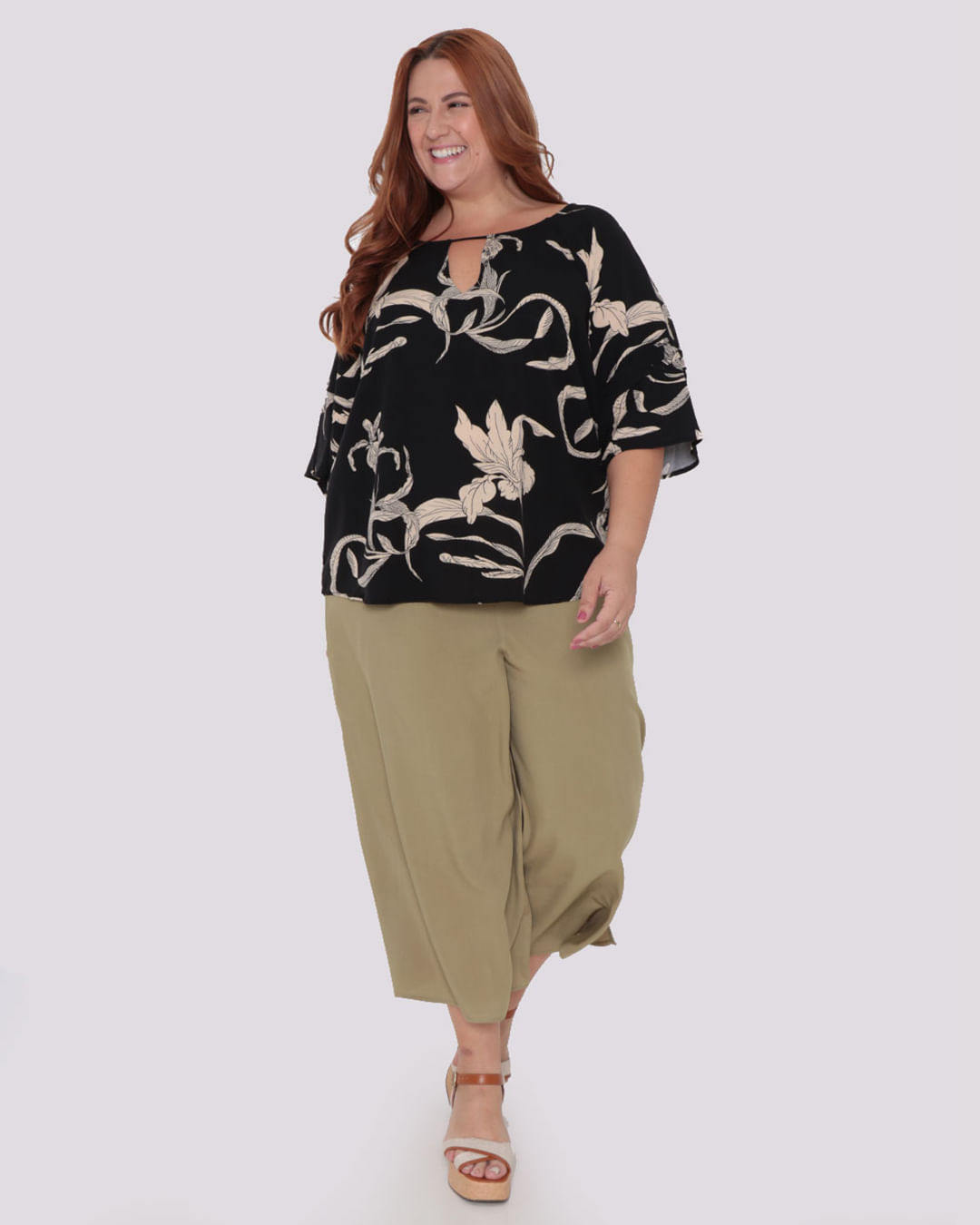 Blusa-214268-Mg-34-Estliso---Preto-Floral