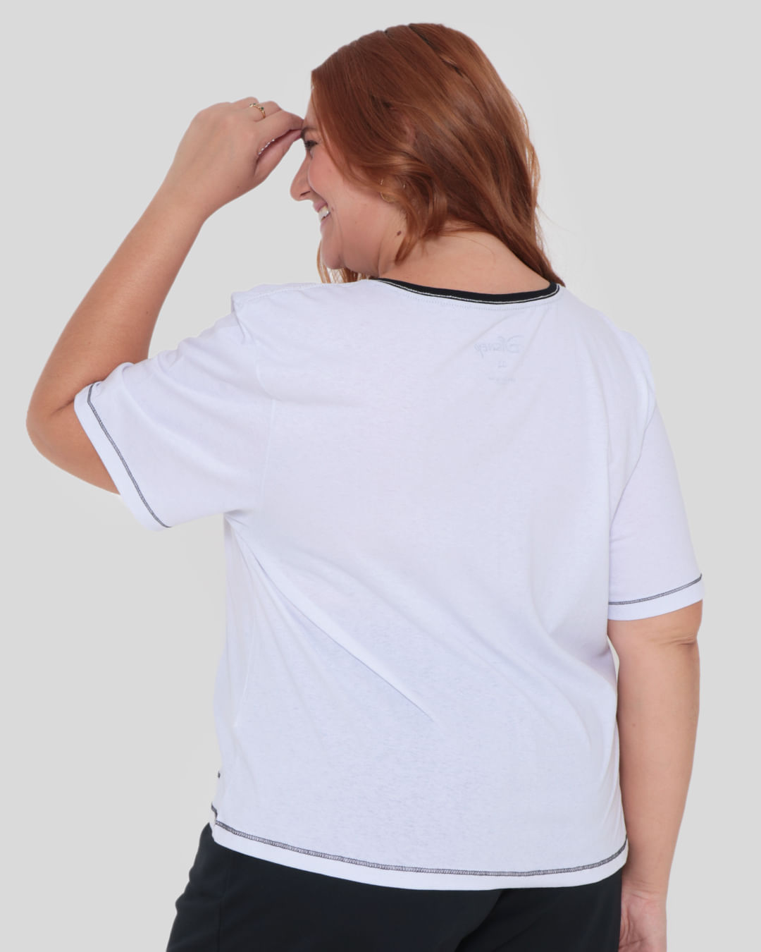 Blusa-F2104-Mc-Cropped-Mic-Min---Branco