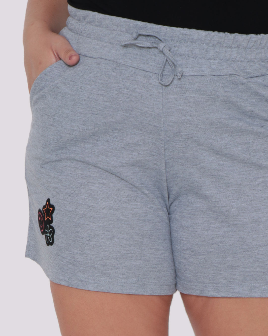 Shorts-21215-Mol-Emoticons---Cinza-Claro