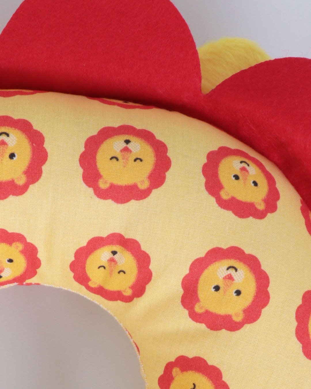 Apoio-De-Pescoco-14002-162-Leao-22x25---Amarelo-Medio