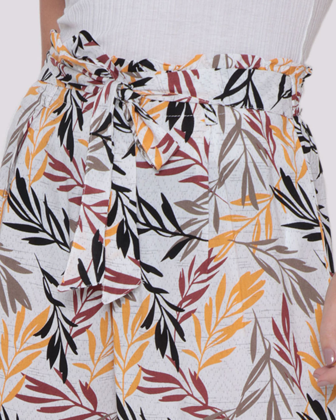 Short-430124-C-Amarracao-22---Off-White-Floral