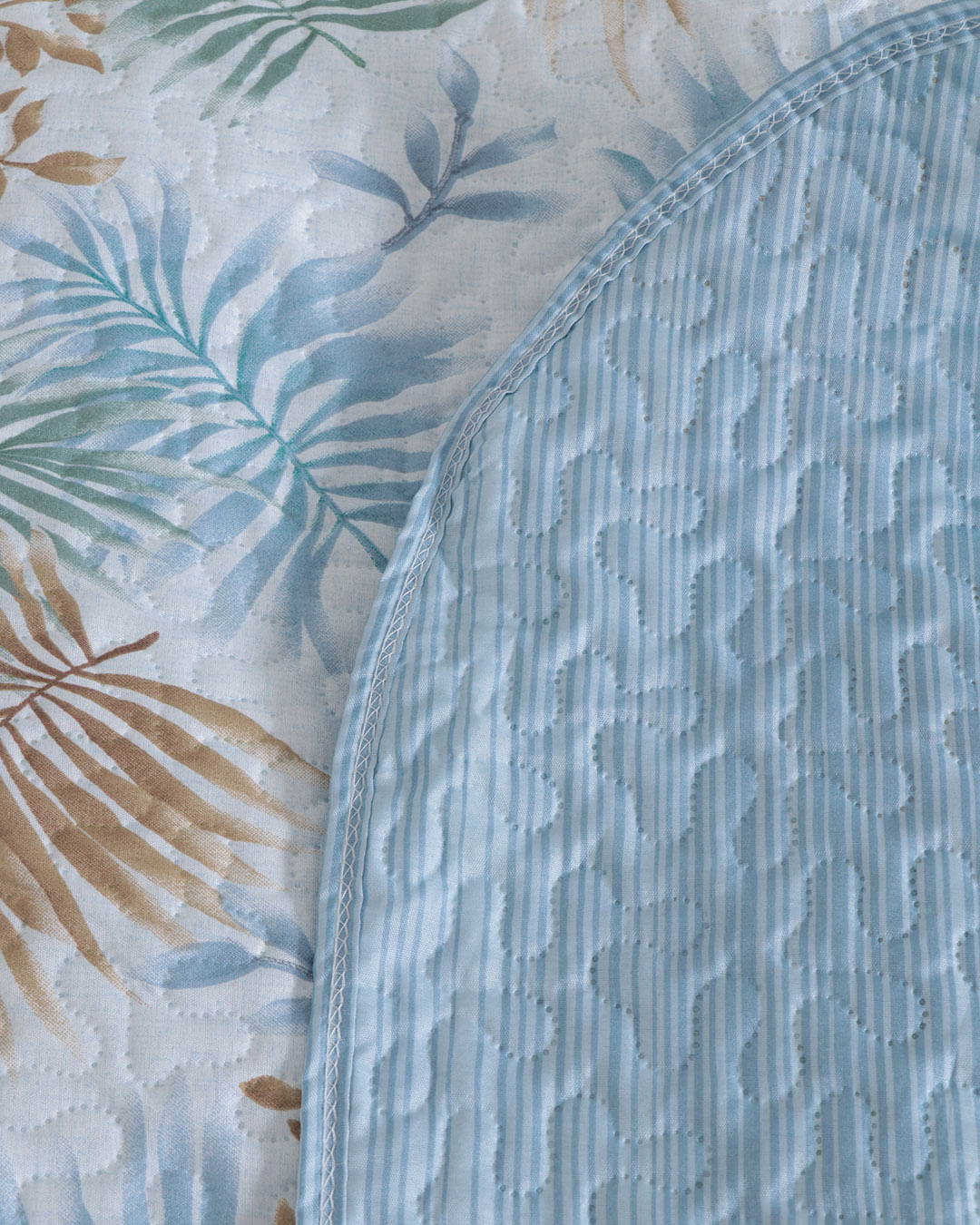 Colcha-Df-Queen-Feuilles-Azul---1---Azul-Floral