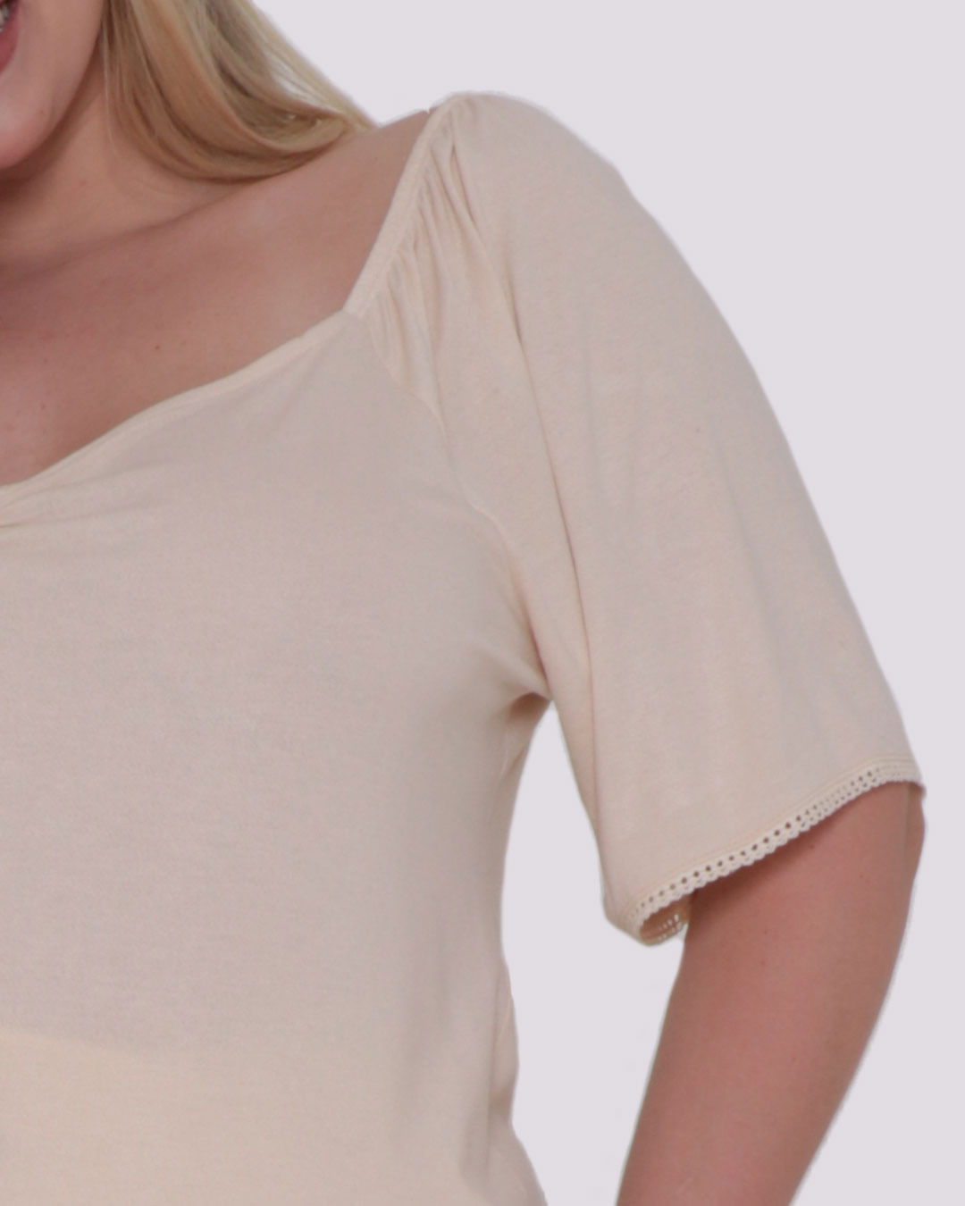 Blusa-Mc-Tt315-Franz-Decote-E-Aviamento---Bege-Claro