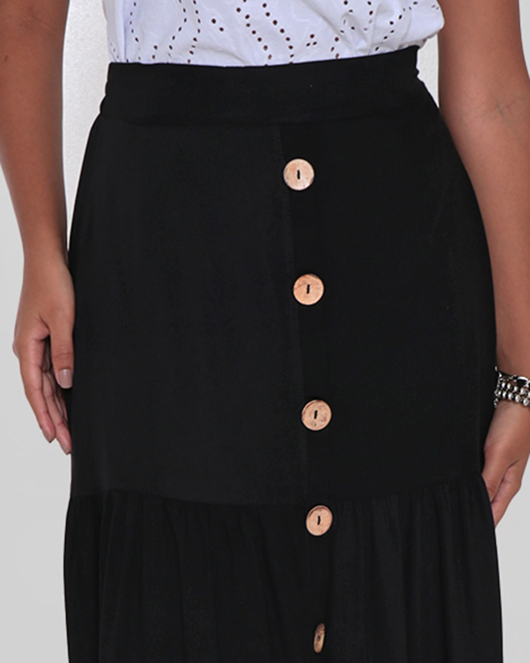 Saia-20244805-C-Botoes-E-Babados---Preto