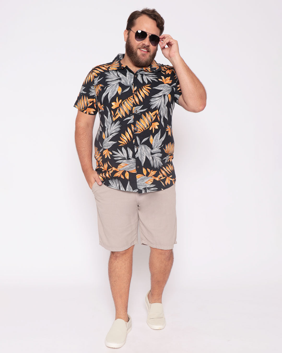 Camisa-5d290-Mc-Folhagem-Plus---Preto-Floral