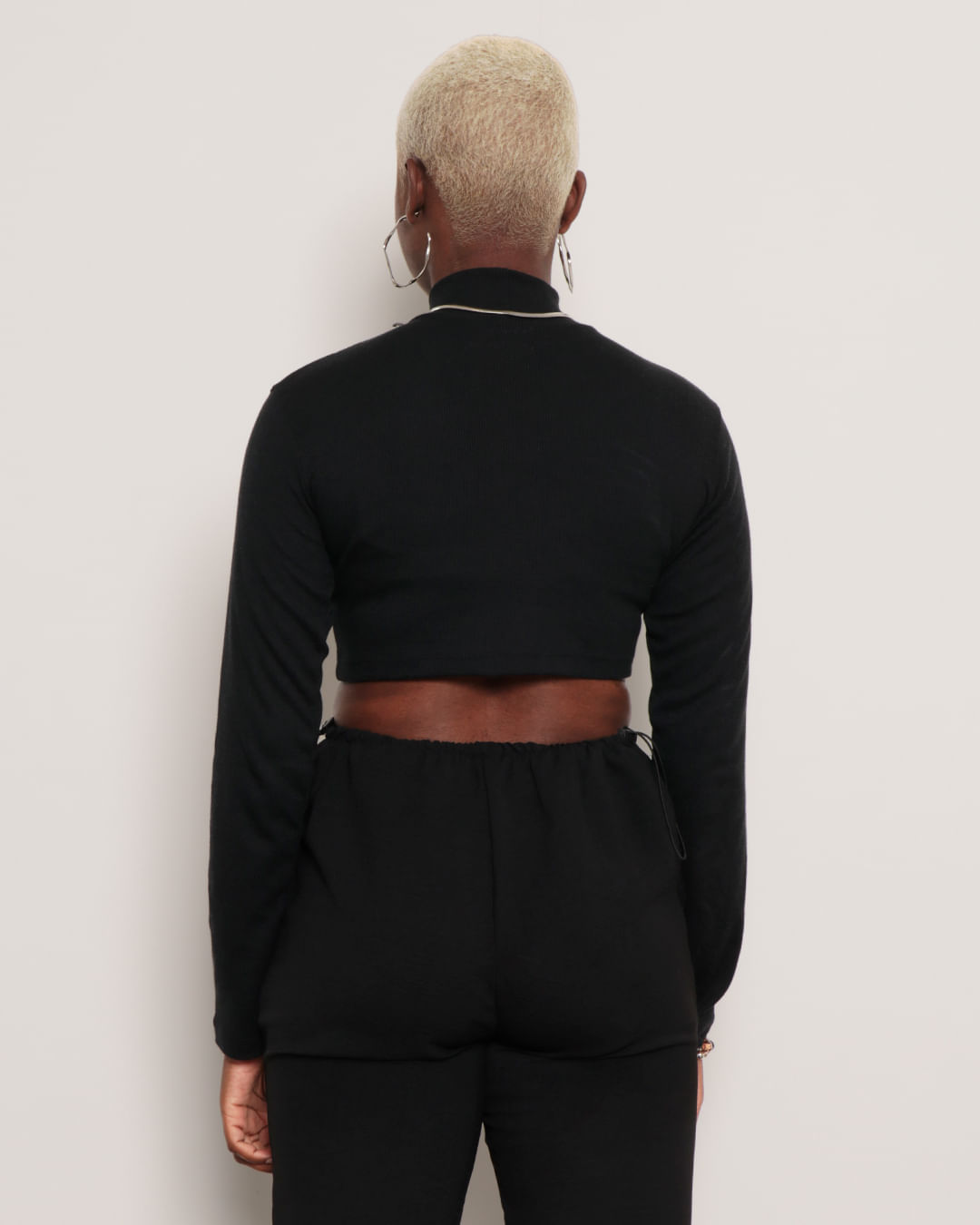 Blusa-4846-Cropped-Ml-Canelado-Gola-Alt---Preto