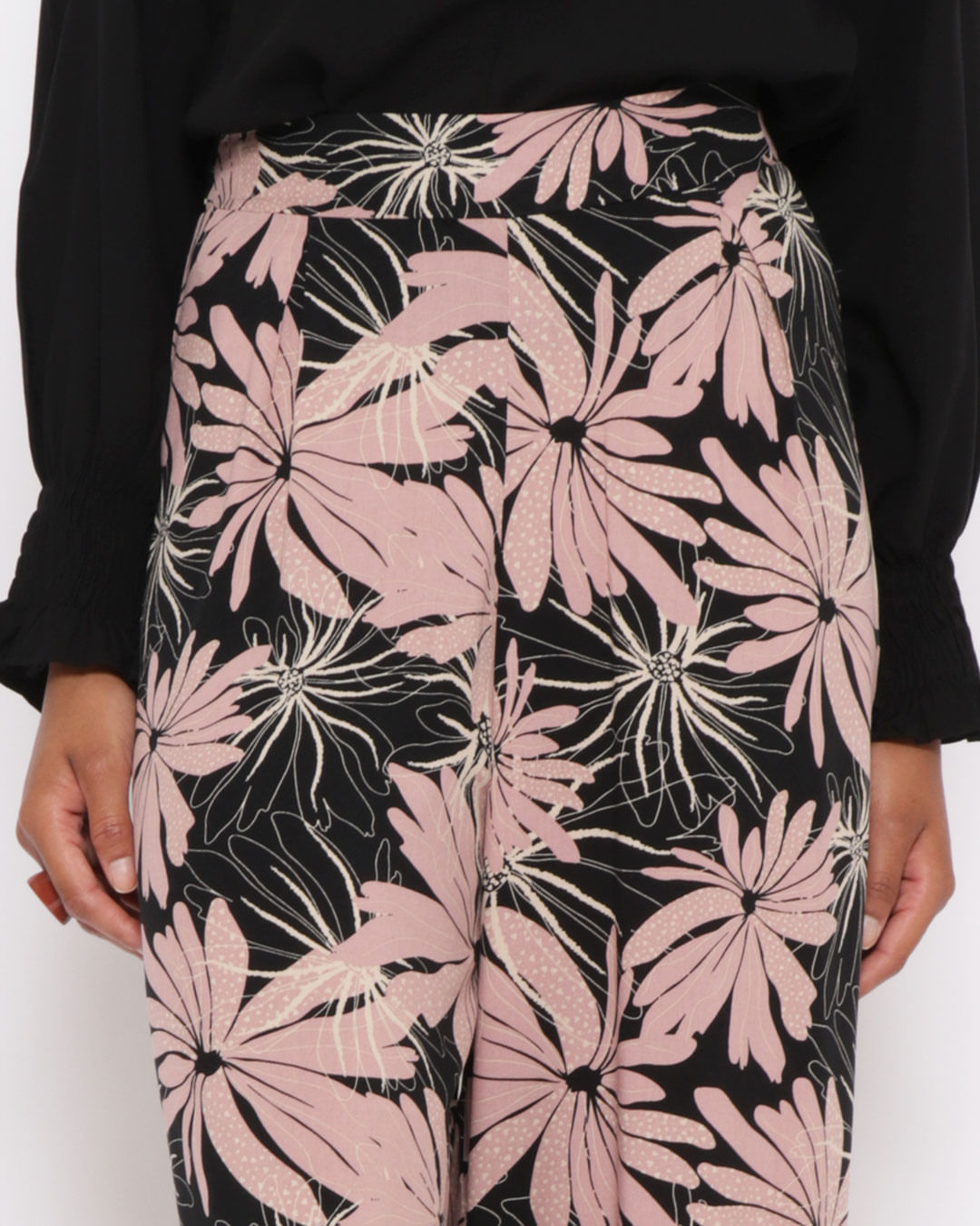 Calca-9108re-Pantalona-Estampada---Preto-Floral