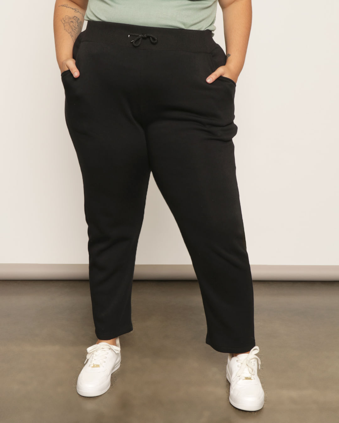 Calca-Reta-Plus-F-L00bp700-Preto---Preto