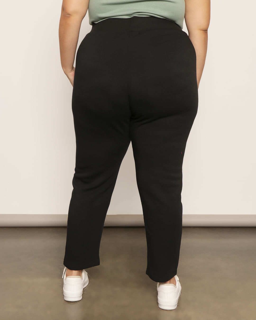 Calca-Reta-Plus-F-L00bp700-Preto---Preto