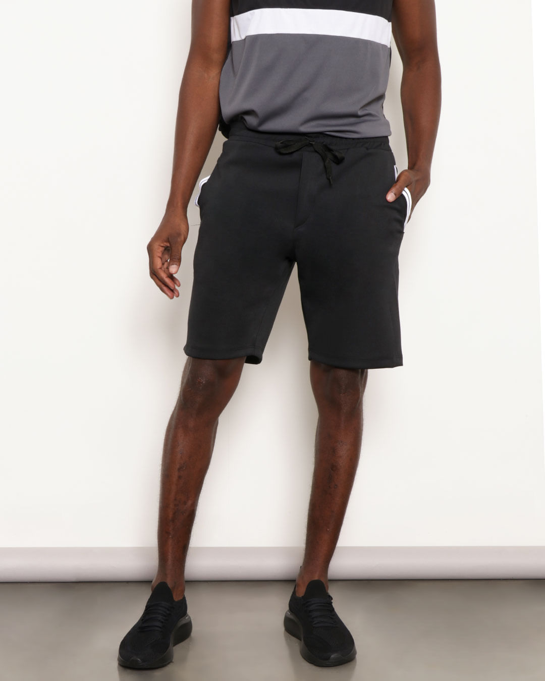 Bermuda-College-Conf-Friso-Bolso-400079---Preto
