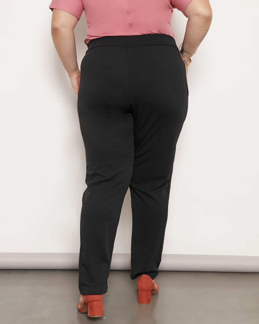 Calca-4010-Cenoura-Cprega-E-Bolso---Preto