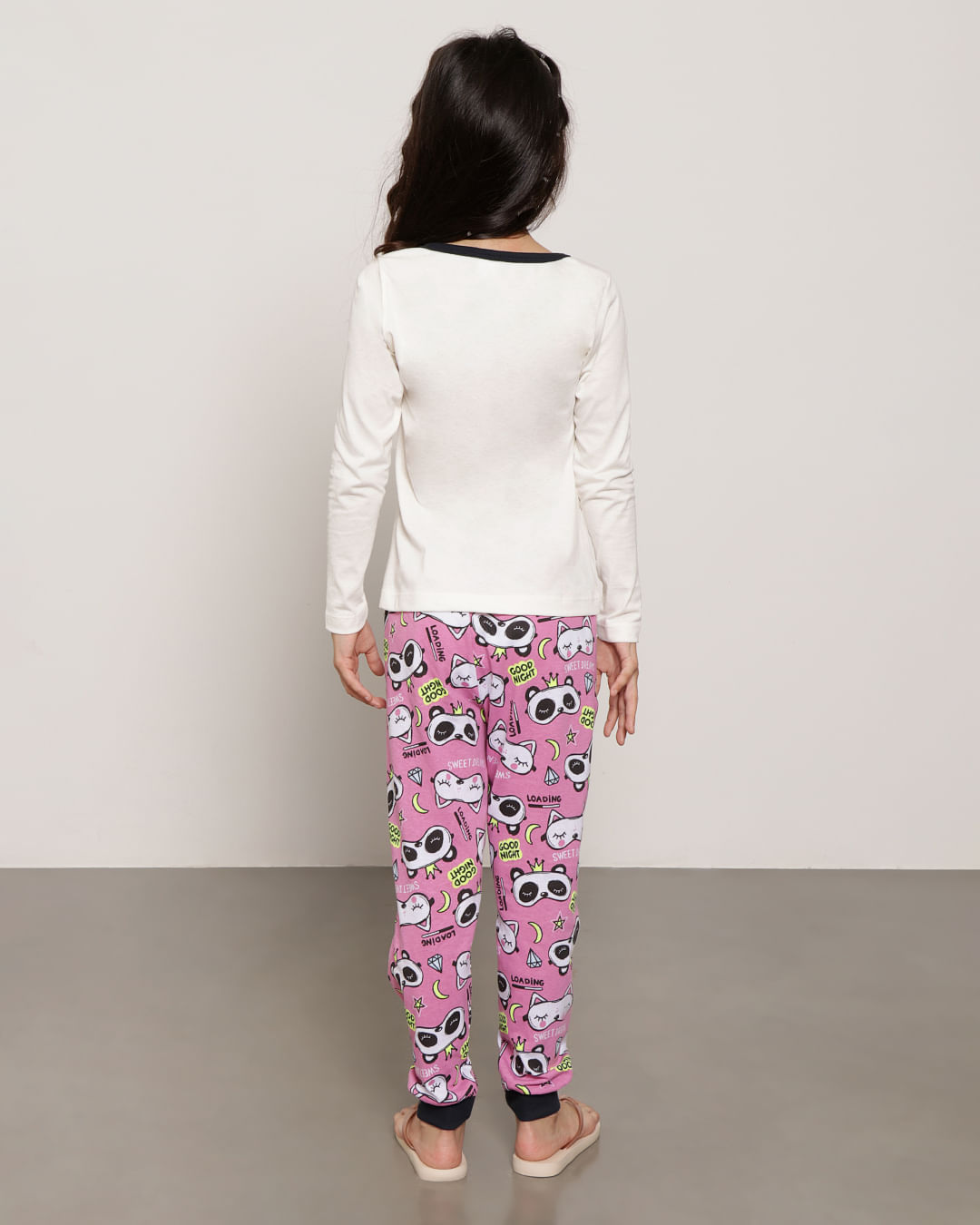 Pijama-Gato--Infa---Off-White-Outros