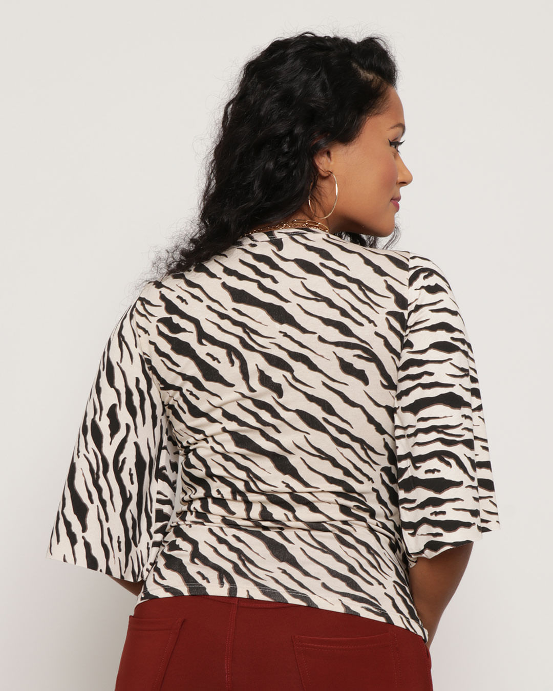 Blusa-8200-Manga-34-Estampa-Bicho---Bege-Listrado