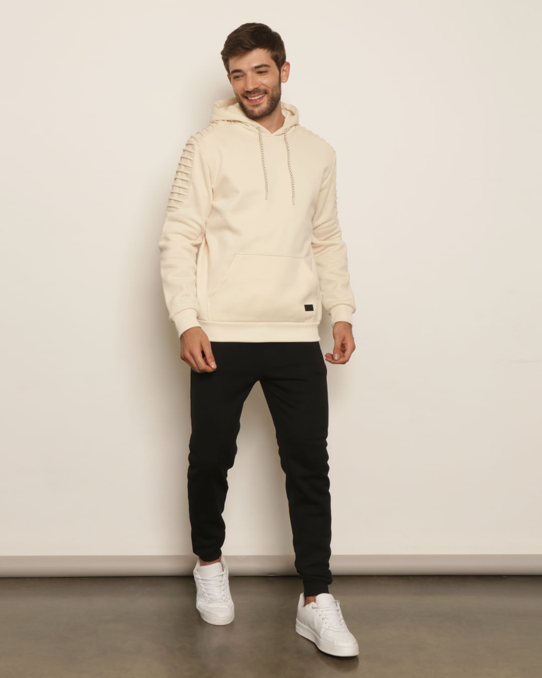 Moletom-Fech-Ch11-Nervura---Off-White