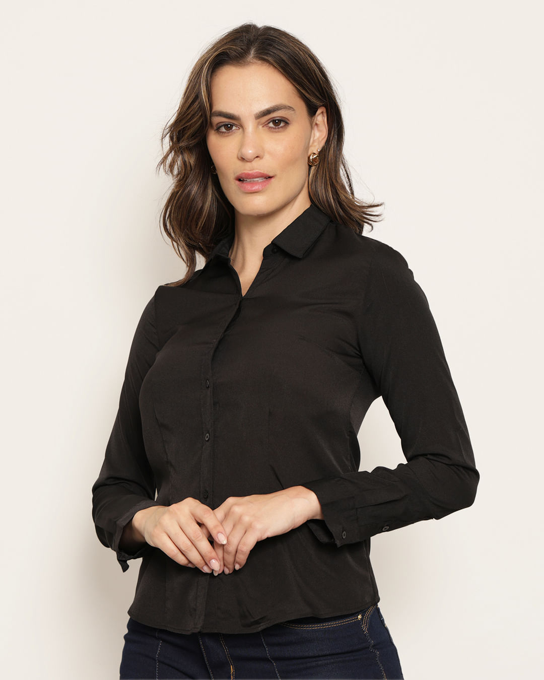 Camisa Social Feminina de Manga Longa na cor Preta