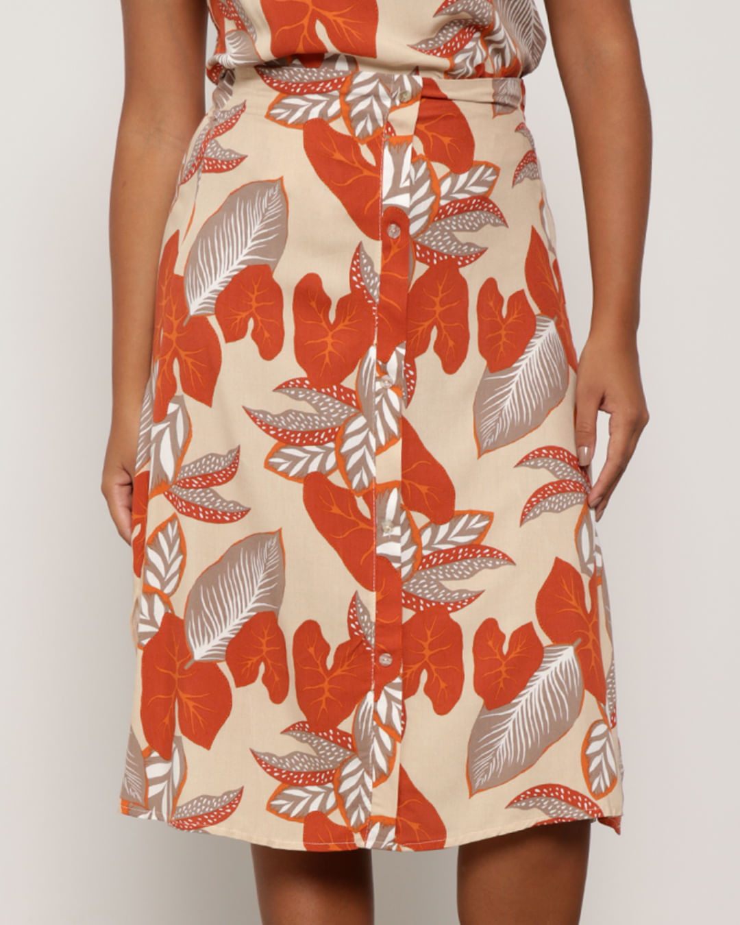 Saia-9105re-Estampada-C-Botoes---Bege-Floral