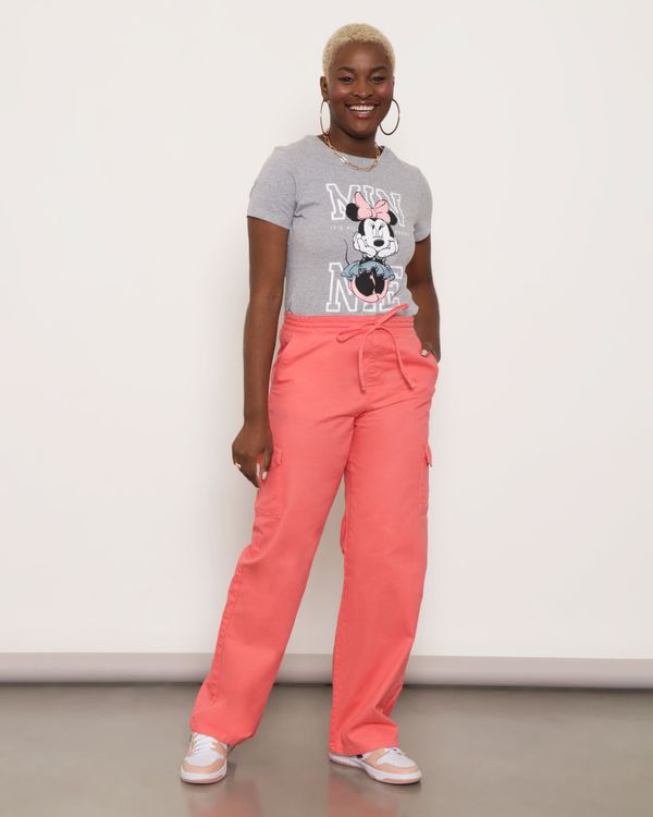 Calça Sarja Feminina com Bolsos Cargo Rosa 42