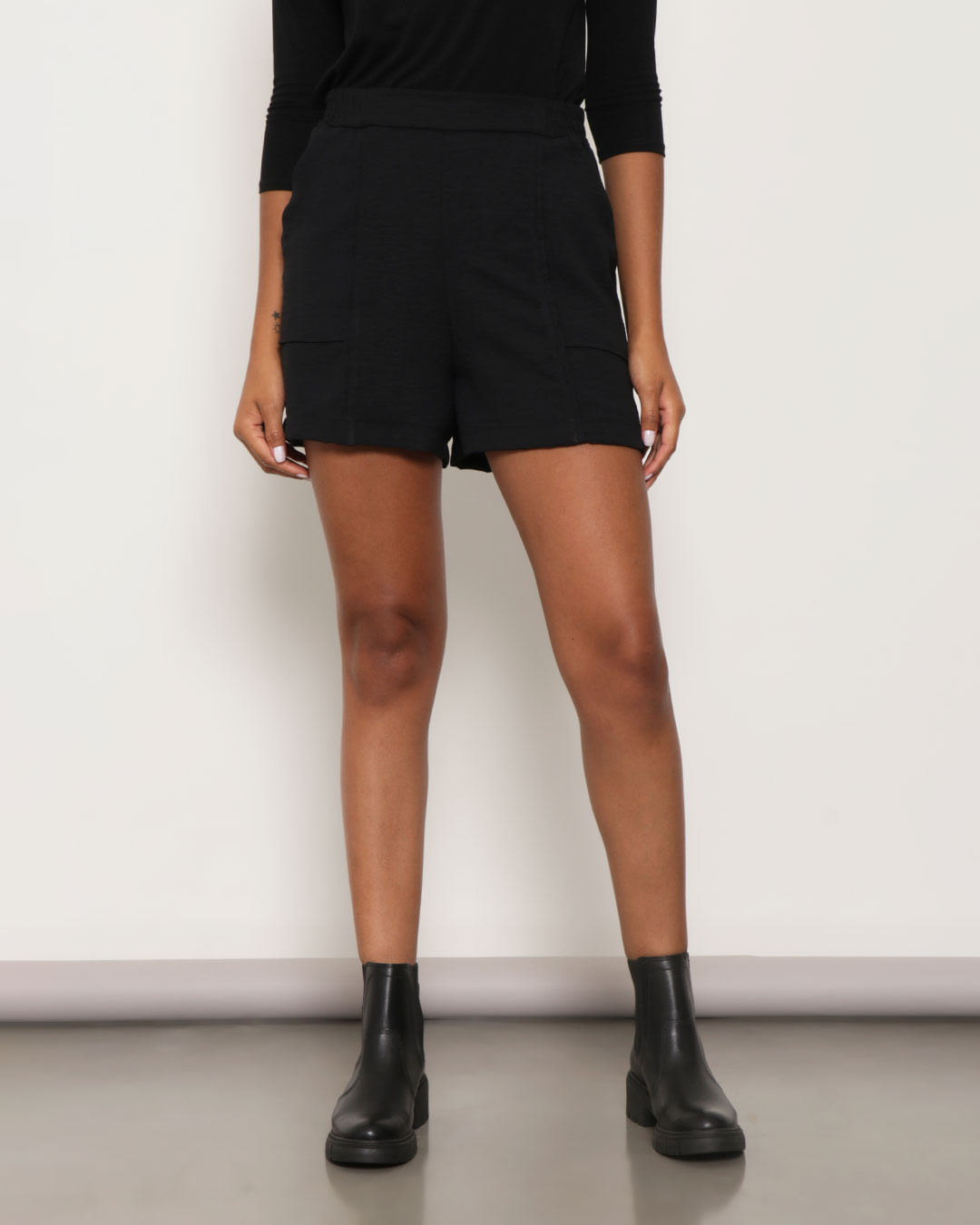 Short-3939--Bolso-Frente---Preto