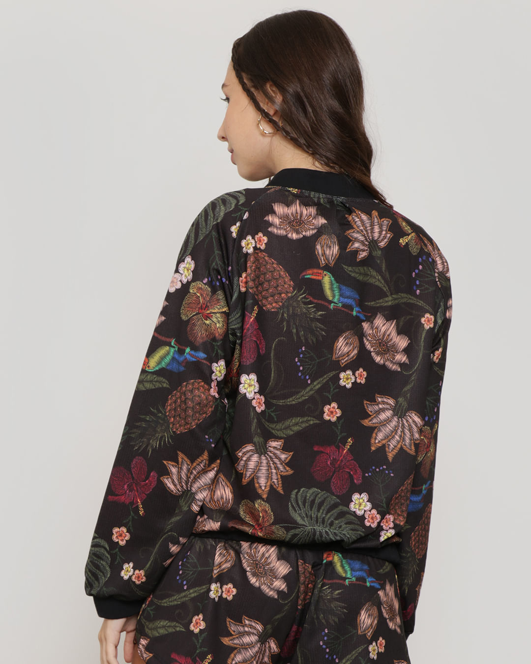 Bomber-Malha-Estampada-40421---Preto-Floral