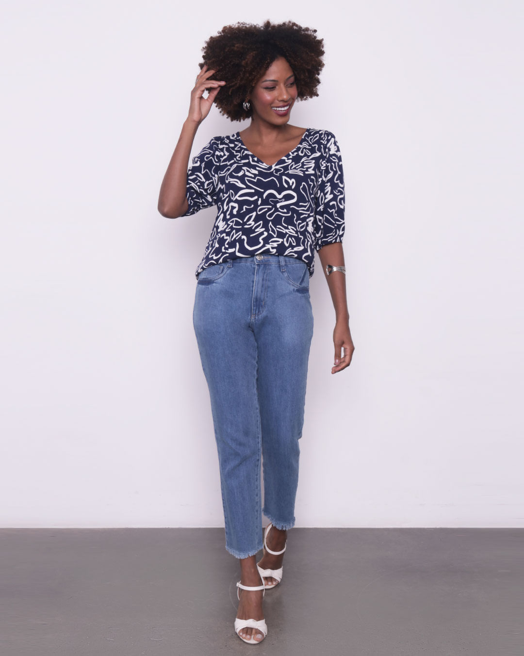 Blusa-8364re-Decote-V-Estampada---Marinho-Geometrico