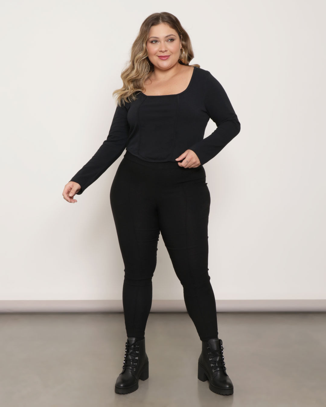 Blusa-231070-Ml-Corse-Lisa---Preto