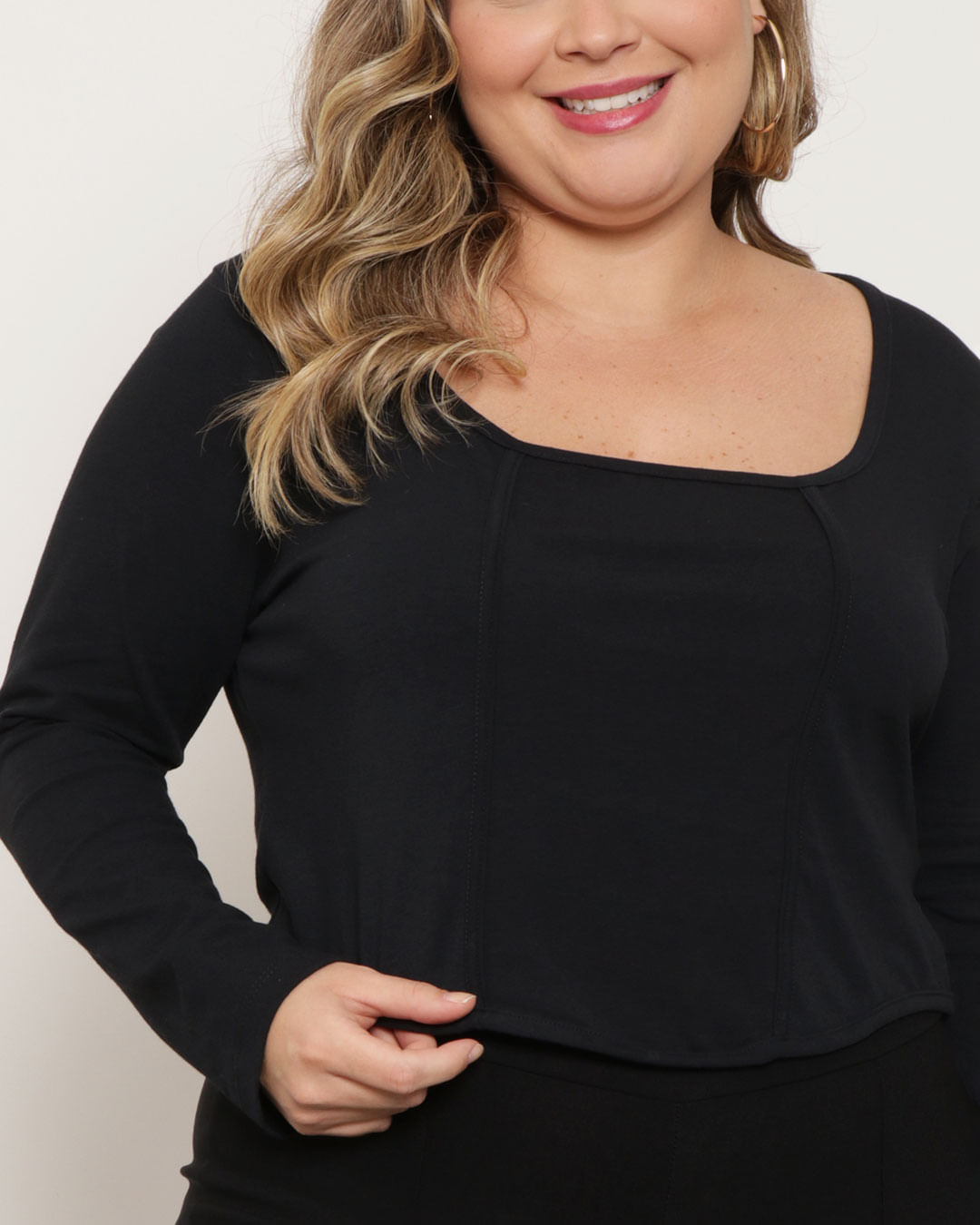 Blusa-231070-Ml-Corse-Lisa---Preto