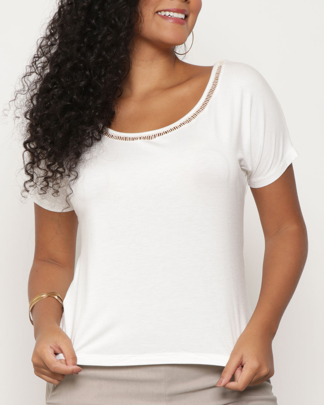 Blusa-Pl92-C-Detalhe-Gola---Off-White