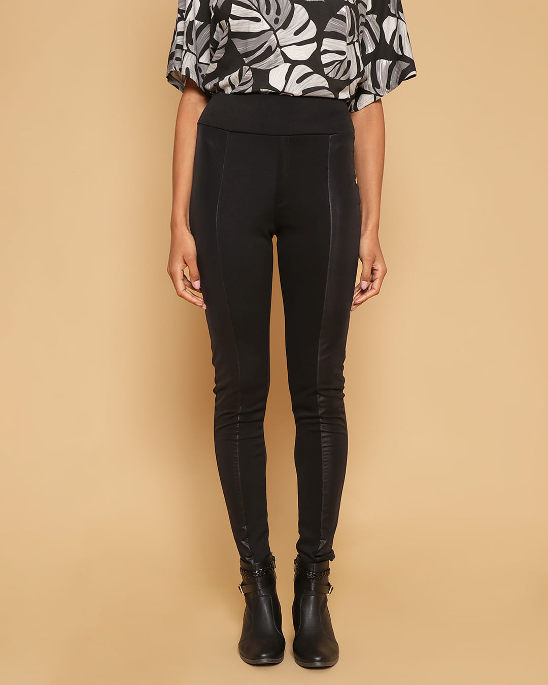 Calca-Vs636-Montaria-Cirre---Preto