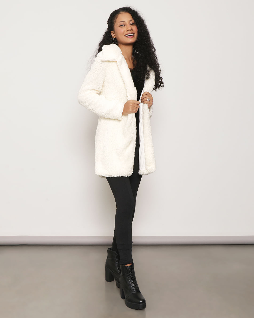 Casaco-Longo-Pelinho-231051---Off-White