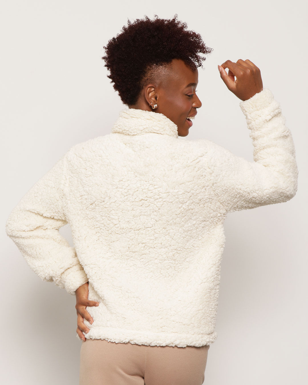 Blusa-Carneiro-Capuz-Mfuju-546---Off-White