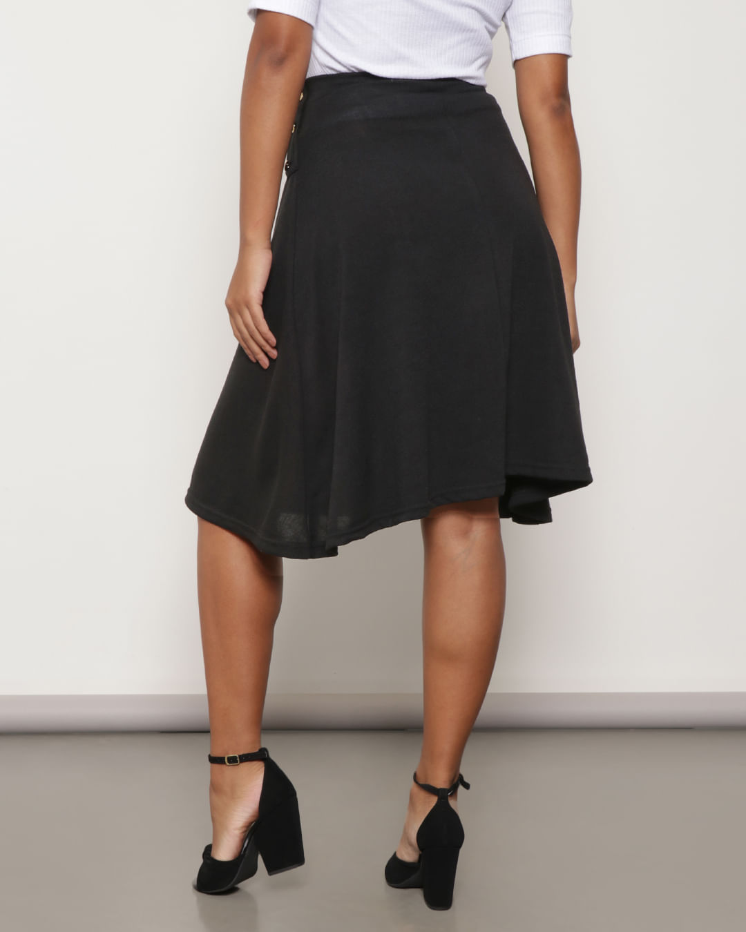 Saia-231027-Mid-C-Botoes---Preto