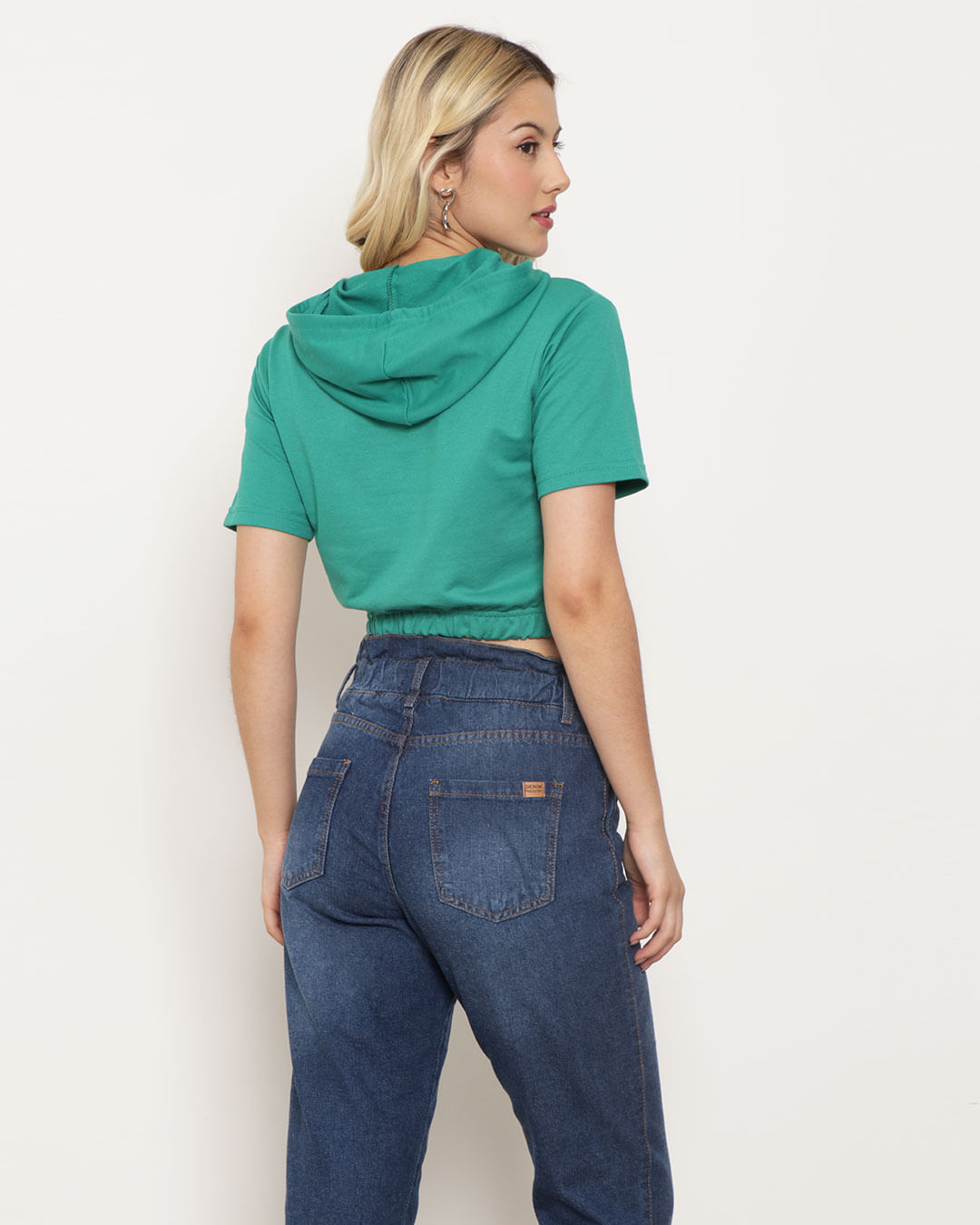 Blusa-Cropped-Mc-Moletinho-Capuz-231022---Verde-Medio