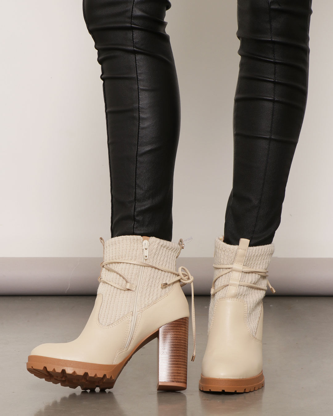 Ankle-Boot-2360104-1-Aveia---Bege-Claro
