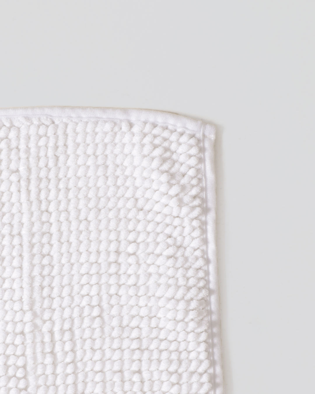 Tapete-Liso-Bolinha-38cmx58cm---Branco