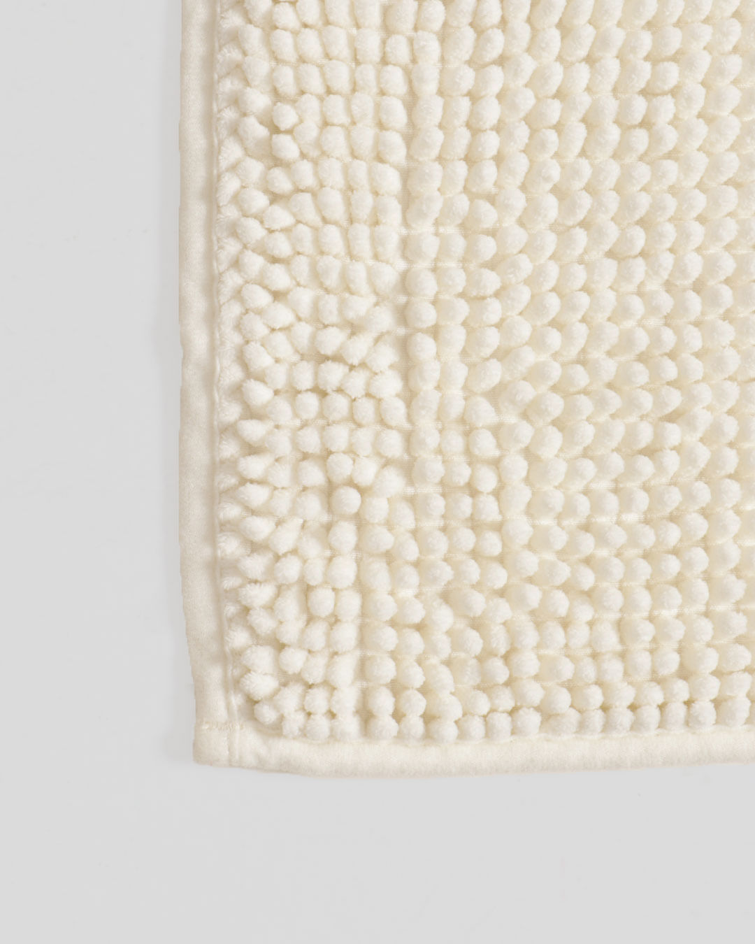 Tapete-Liso-Bolinha-38cmx58cm---Off-White