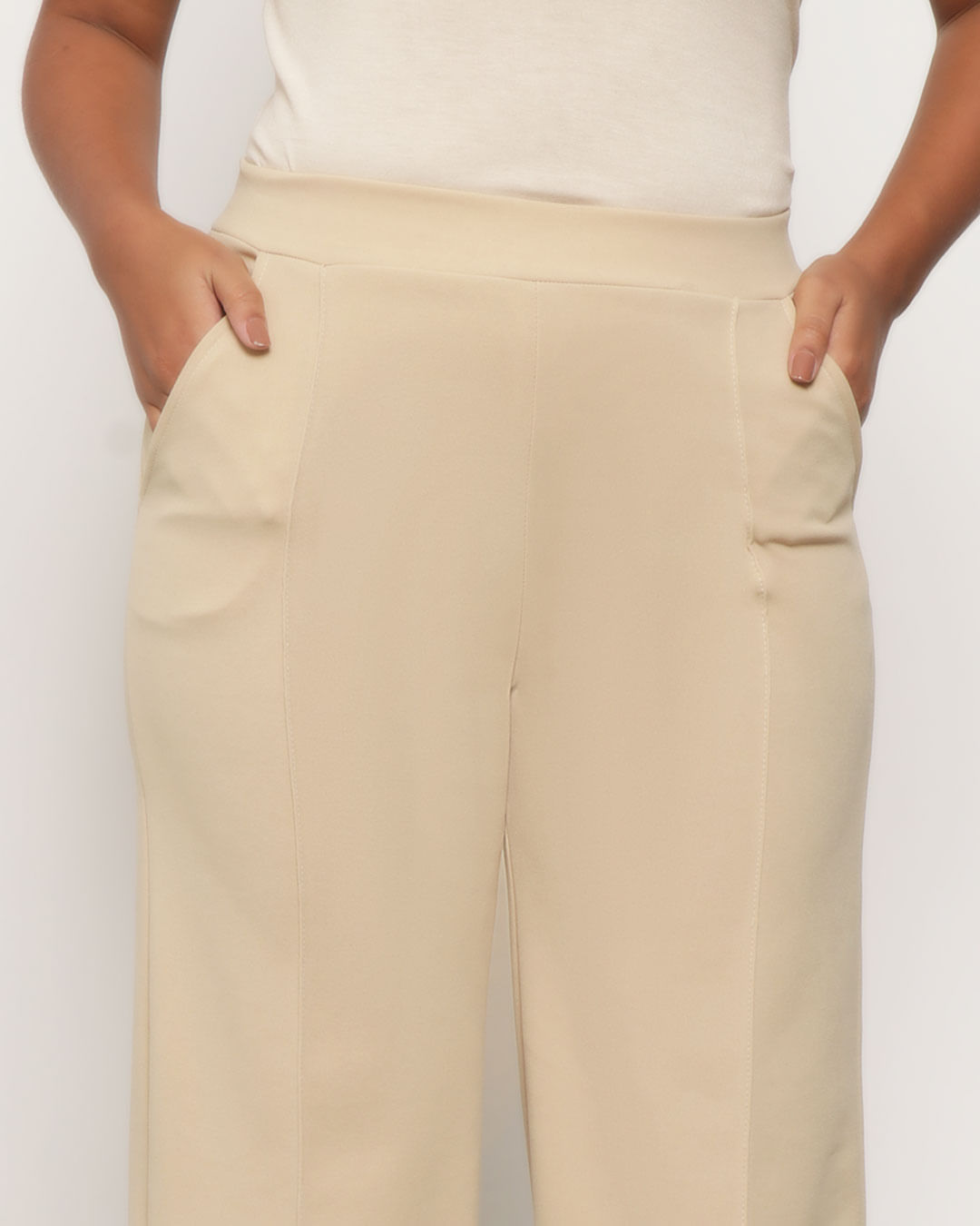Calca-Vs678-C-Bolsos-E-Friso-Frontal---Bege-Claro