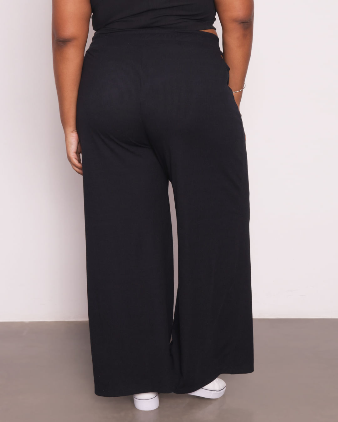 Calca-9588t-Canelada-Cut-Out-Cintura---Preto